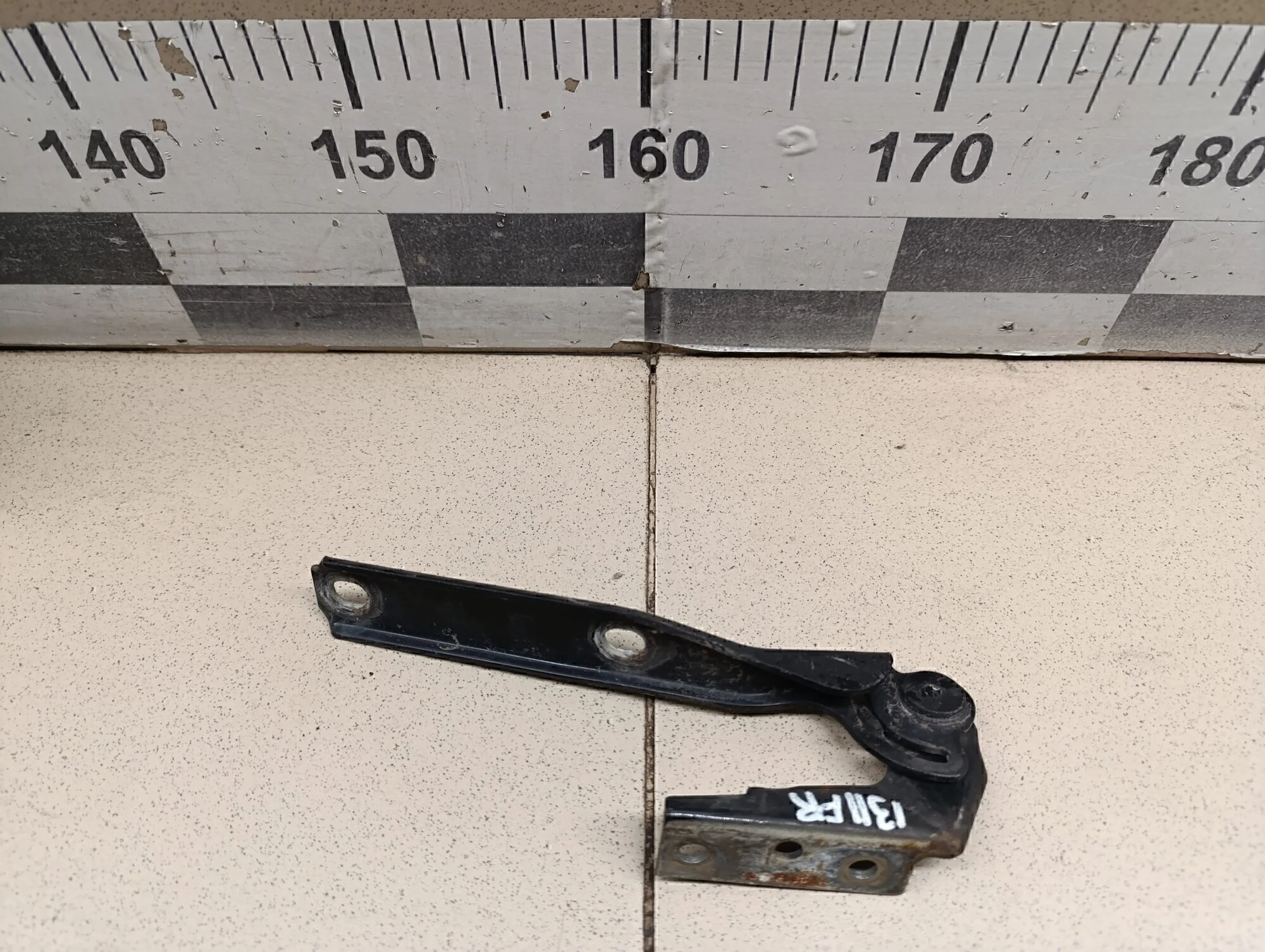 Петля капота правая Passat [B5] 2000-2005