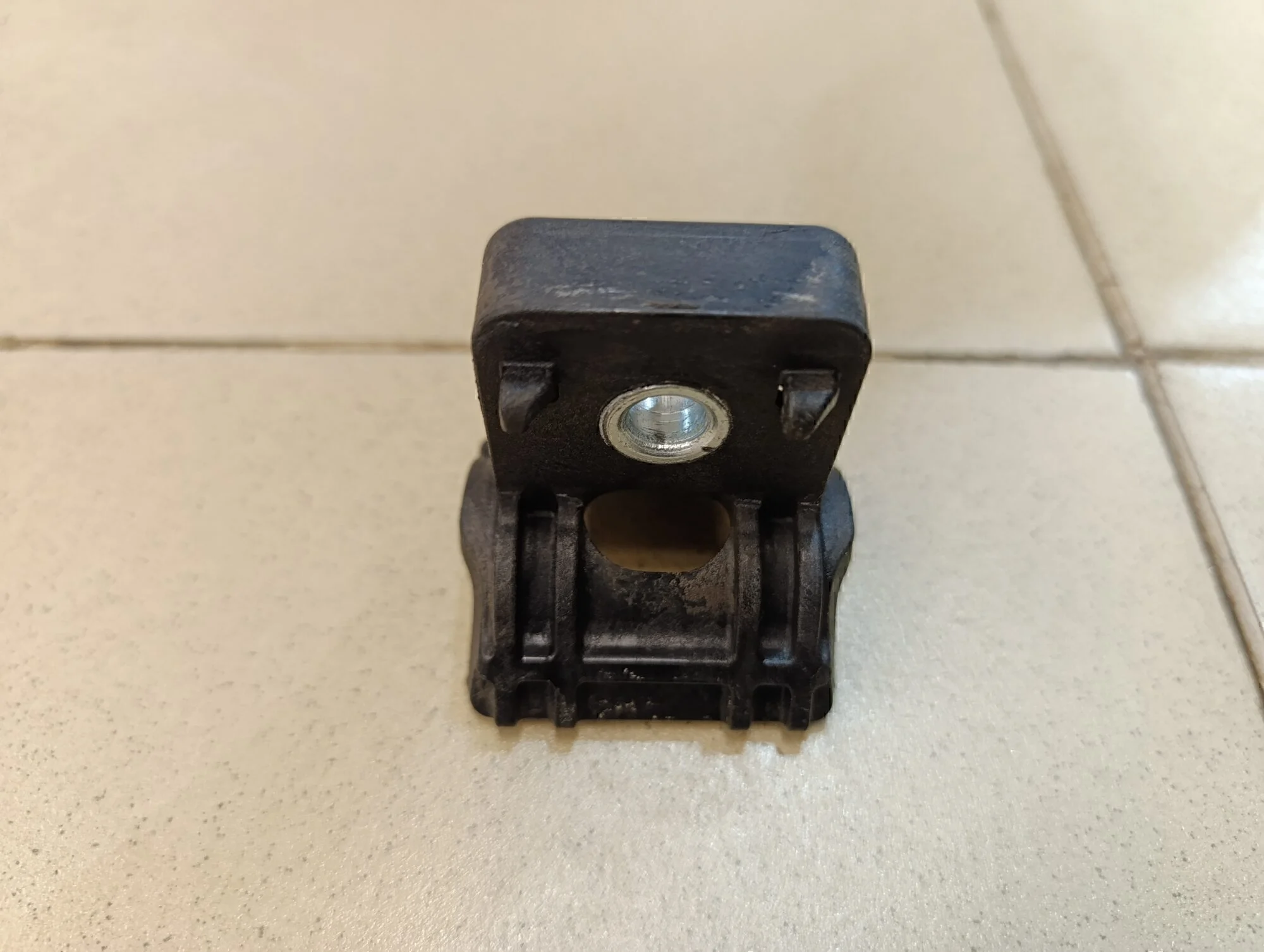 Кронштейн радиатора Cruze 2009-2016