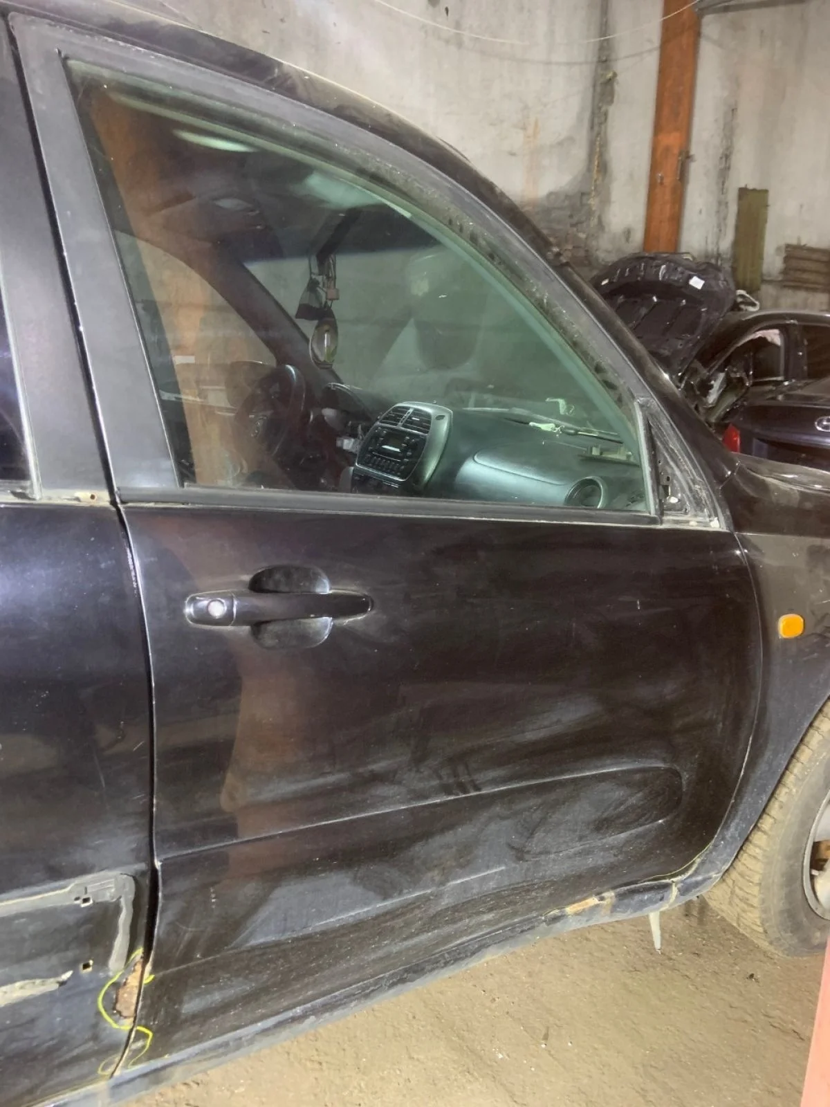 Дверь передняя правая Toyota Rav 4.  2 поколения