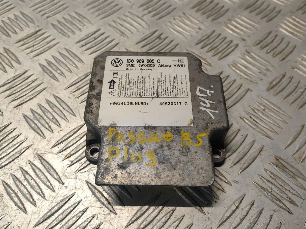 Блок управления AirBag Volkswagen Passat B5+