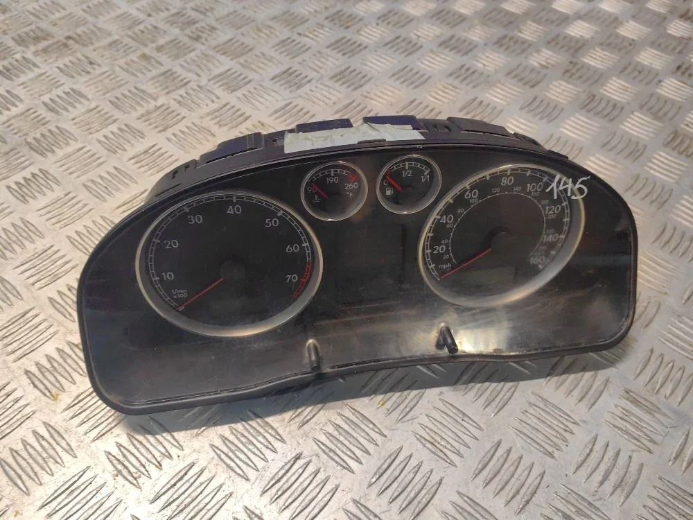 Панель приборов Volkswagen Passat B5.5