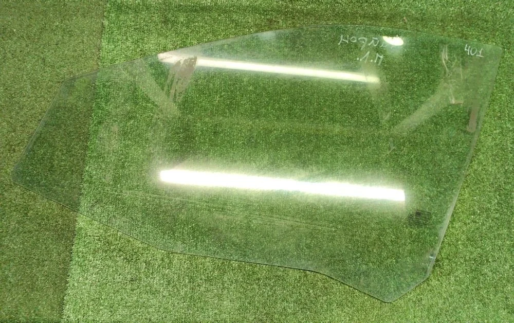 Стекло передней левой двери SsangYoung Kyron