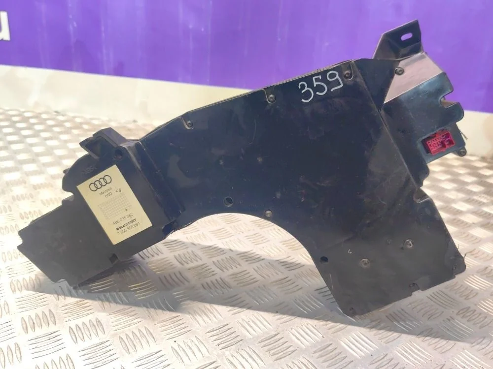 Сабвуфер Audi A6 C5