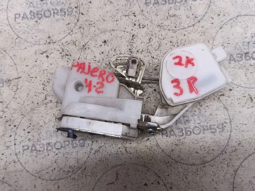 Замок двери задней правой Mitsubishi Pajero IV (2006—2011)