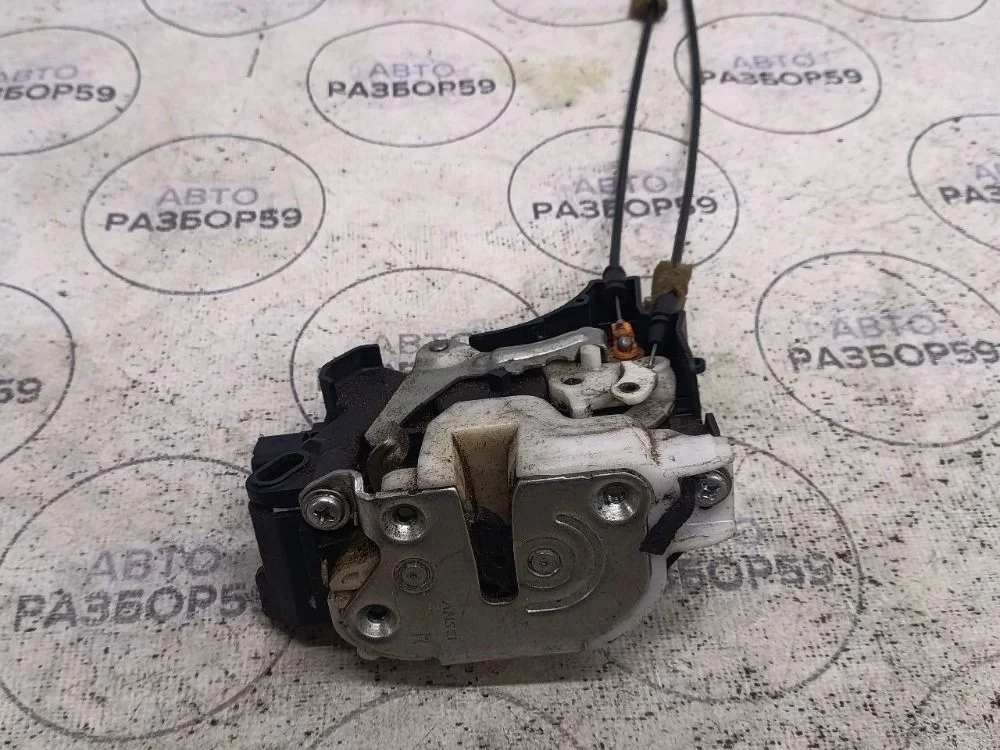 Замок передний правый Mitsubishi Lancer X (2007—2010)