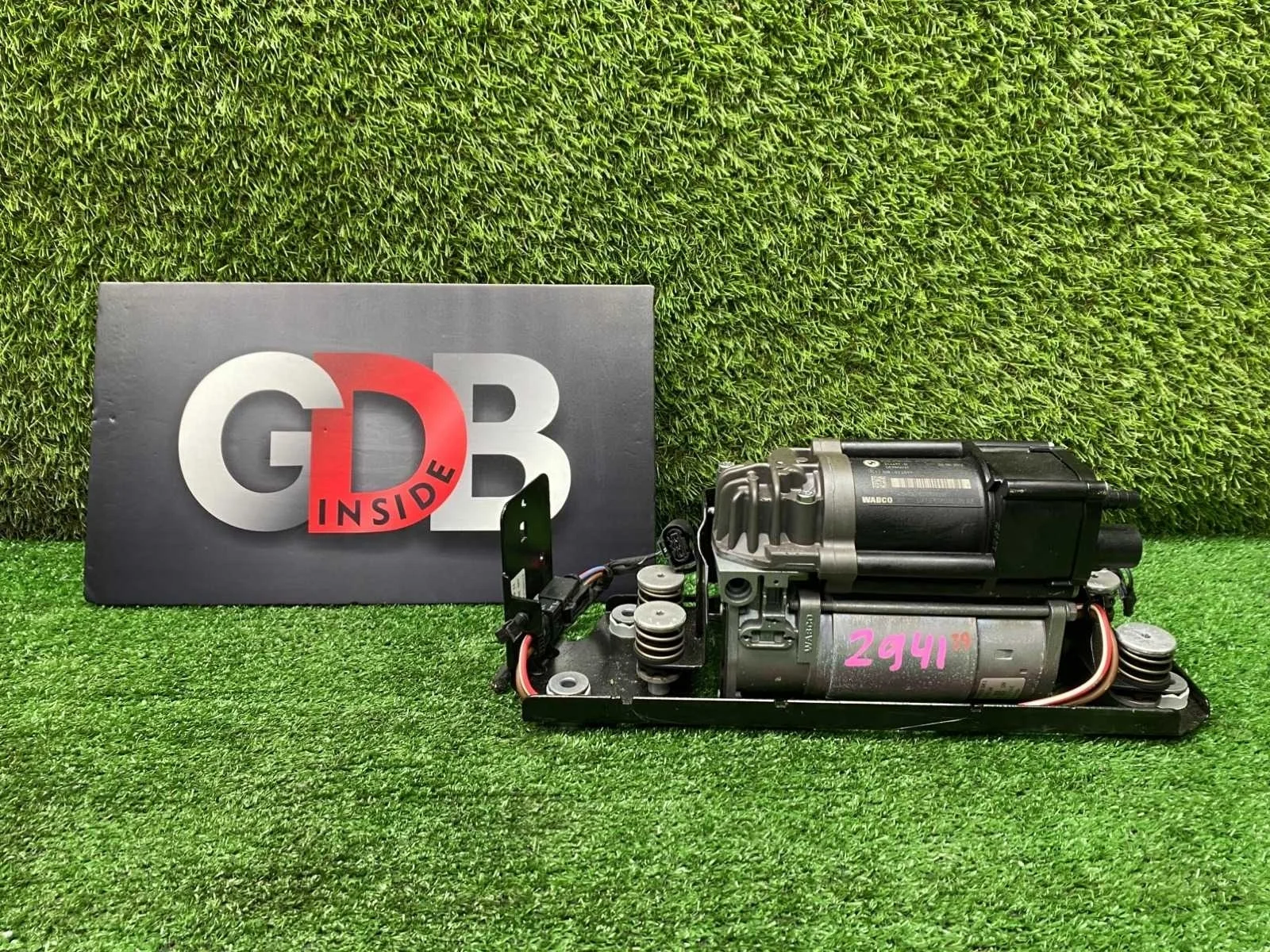 Компрессор подвески BMW 7 series 10.08.2012 37206875176 F01 N55B30A