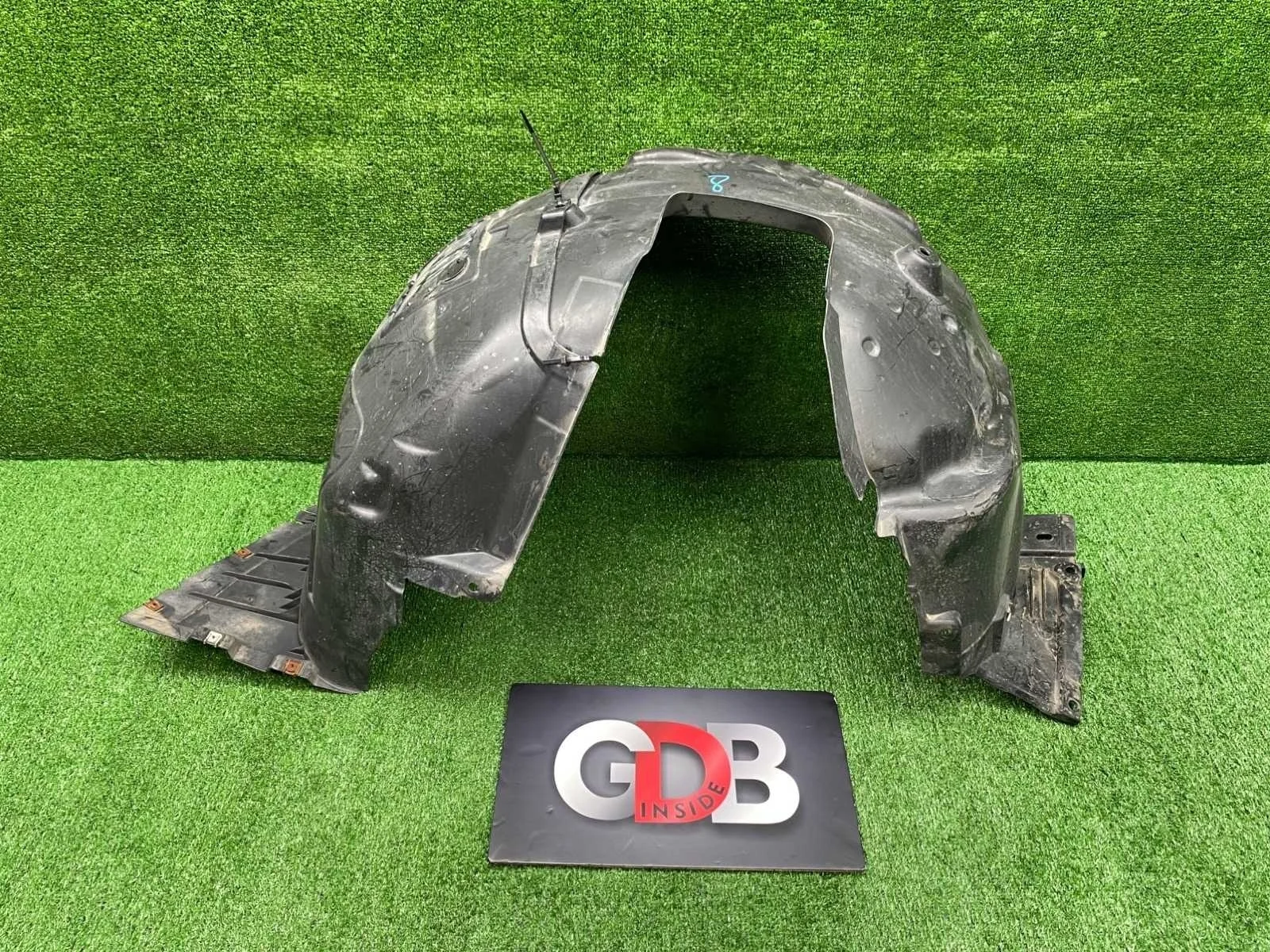 Подкрылок BMW 3 series 04.11.2009 51717059378 E90 N46B20B, передний правый