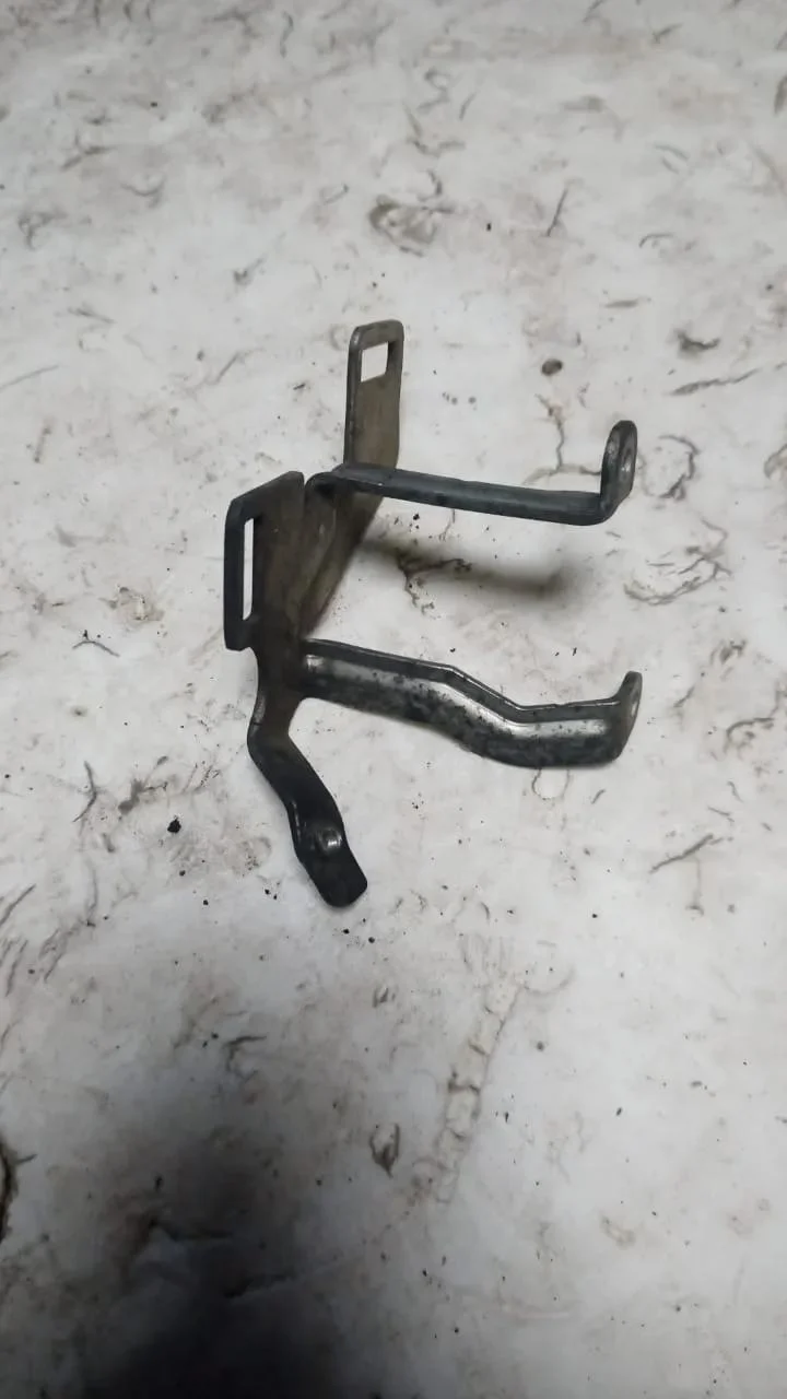 Кронштейн ролика-натяжителя руч. ремня Mercedes-Benz S-класс W221 рестайлинг (2009—2013)