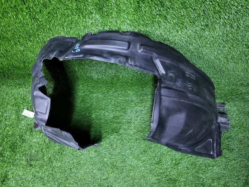 Подкрылок Nissan Juke 2011 638421KA0A F15 MR16DDT, передний правый