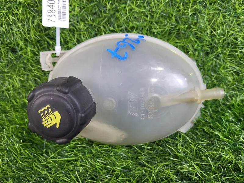 Расширительный бачок Renault Captur 2014 217107259R J87 H5F