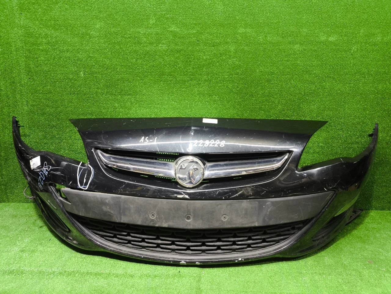 Бампер OPEL ASTRA J 2012- передний хэтчбек 5 ти дверный чёрный б/у ASTRA J(2009-2017)