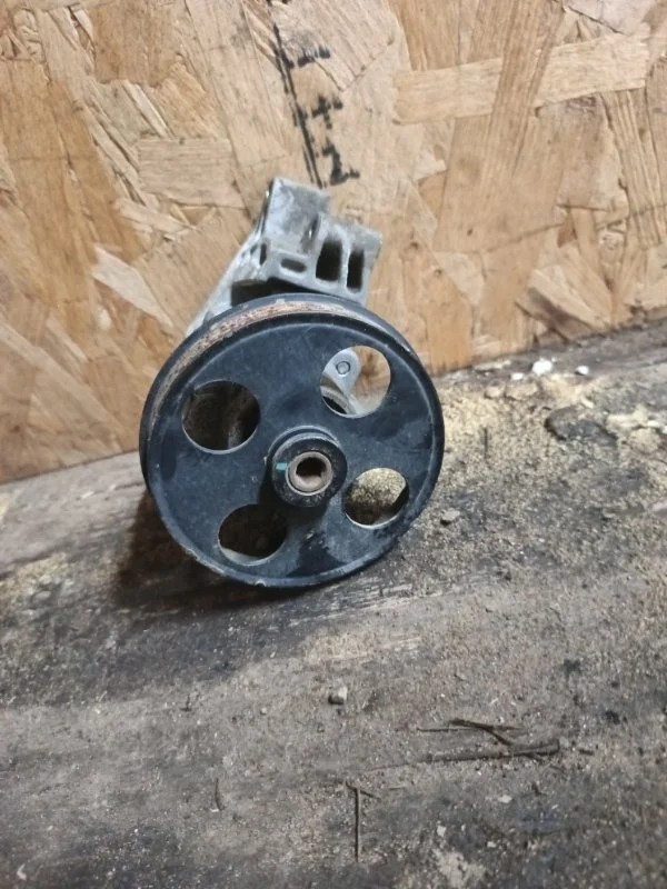 Насос гидроуселителя руля Chevrolet Cruze