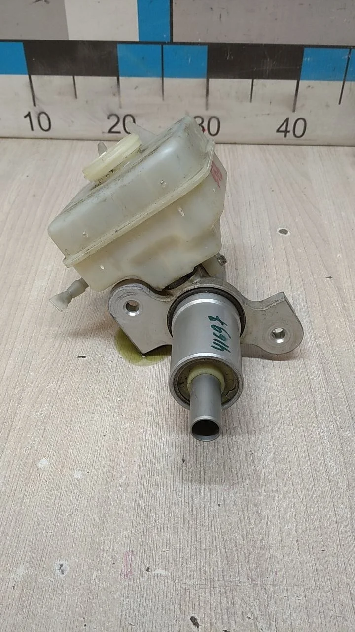 [Б/У] Цилиндр тормозной главный BMW - +расширительный бачок(34316761073) [ХОРОШЕЕ] [Код: 00688136 ]