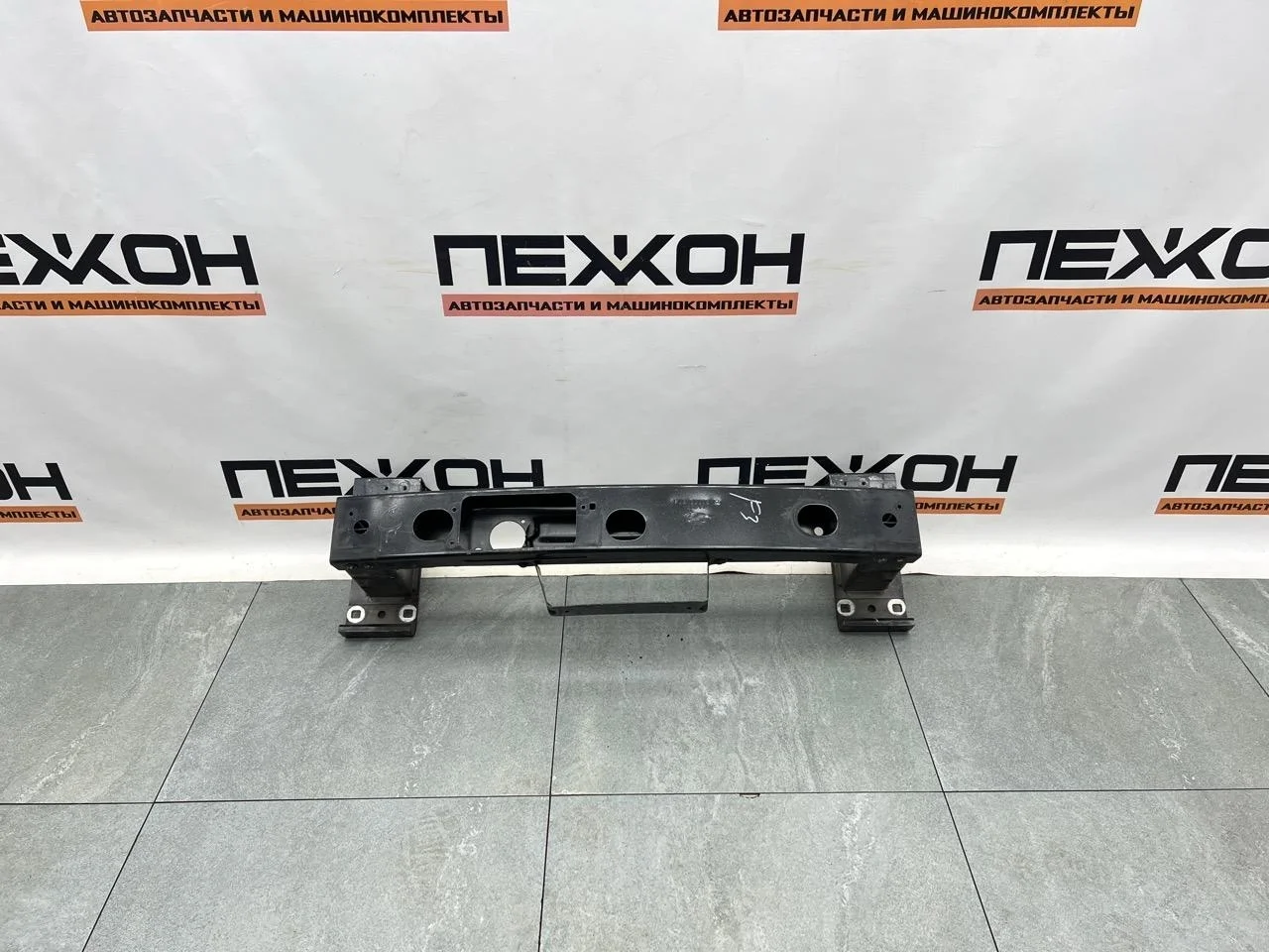 Усилитель бампера LAND ROVER Range Rover Sport 2016 LR097849 L494 3.0 306DT, передний