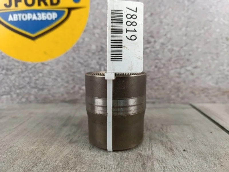 Втулка угловой передачи Volvo XC60 2012 DZ82