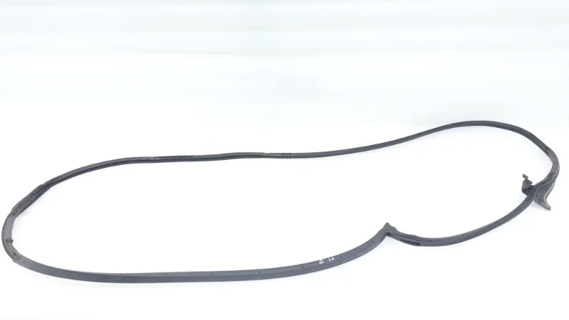 Уплотнитель двери Toyota Land Cruiser 2012 200