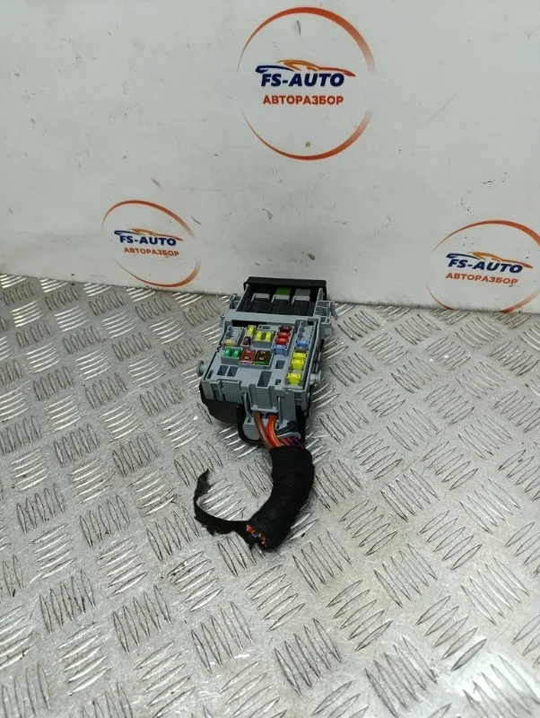 Блок предохранителей Chevrolet Cruze 2013 13222786 УНИВЕРСАЛ 1.6 F16D4