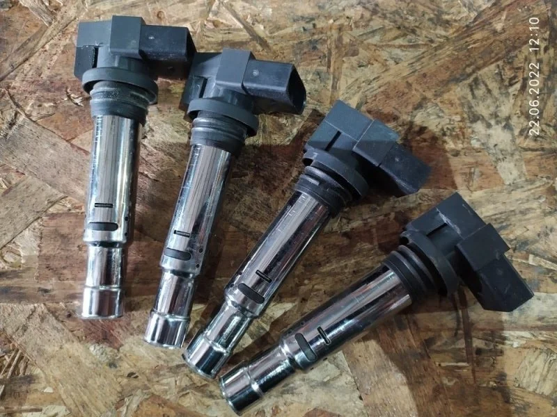 Катушка зажигания VOLKSWAGEN Golf 5 2005 1K