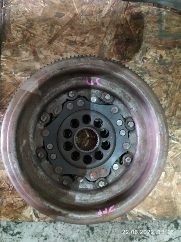 Маховик dsg 6 AUDi A3 2006 8P1