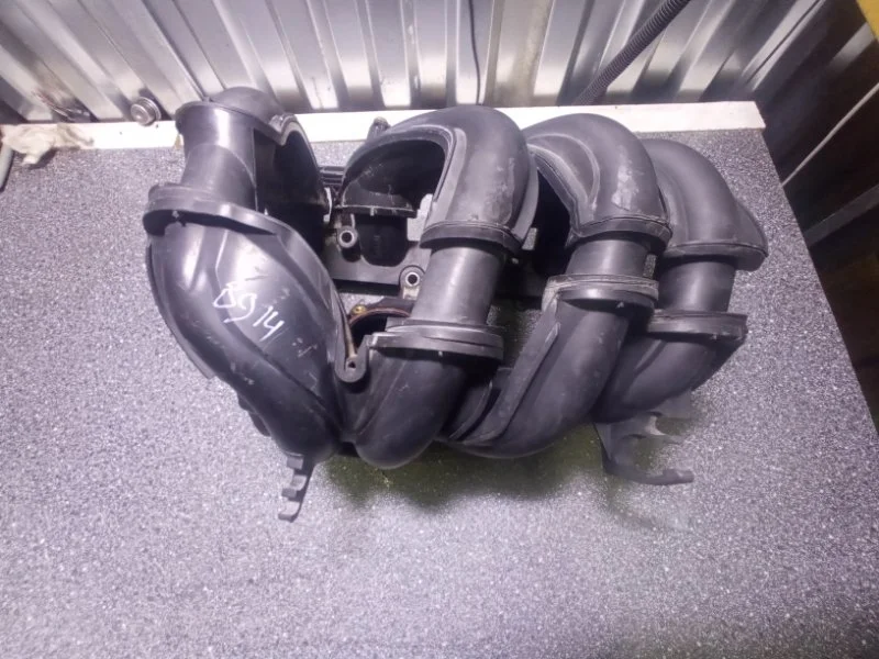 Коллектор впускной Ford Focus 2010 CB4