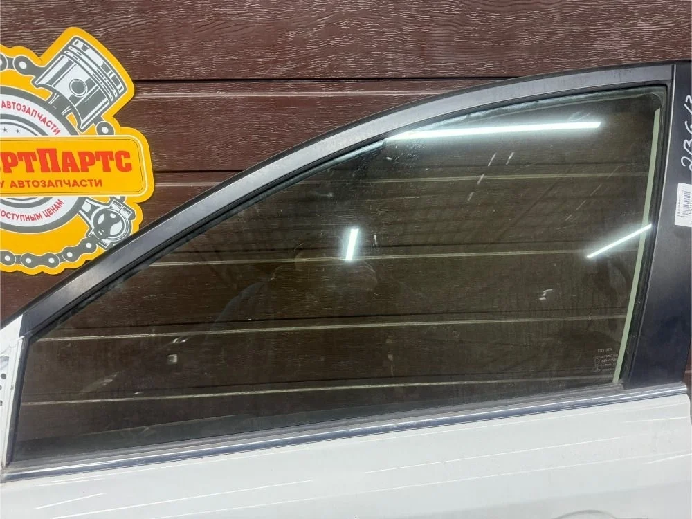 Стекло двери передней левой Toyota RAV4 IV (2012—2015)
