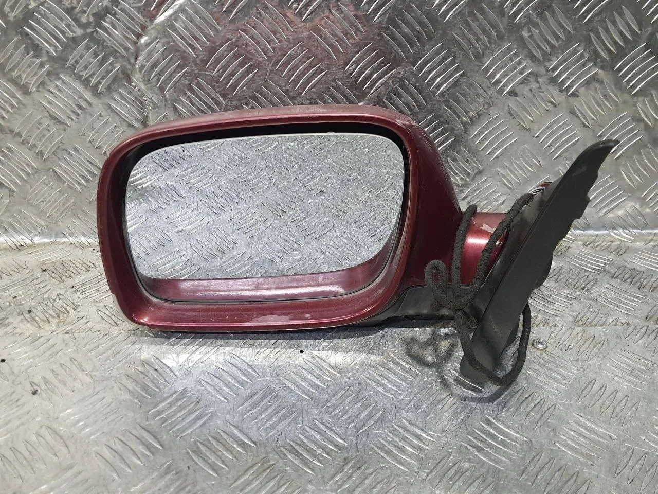 зеркало наружное левое Volkswagen Touareg   красный