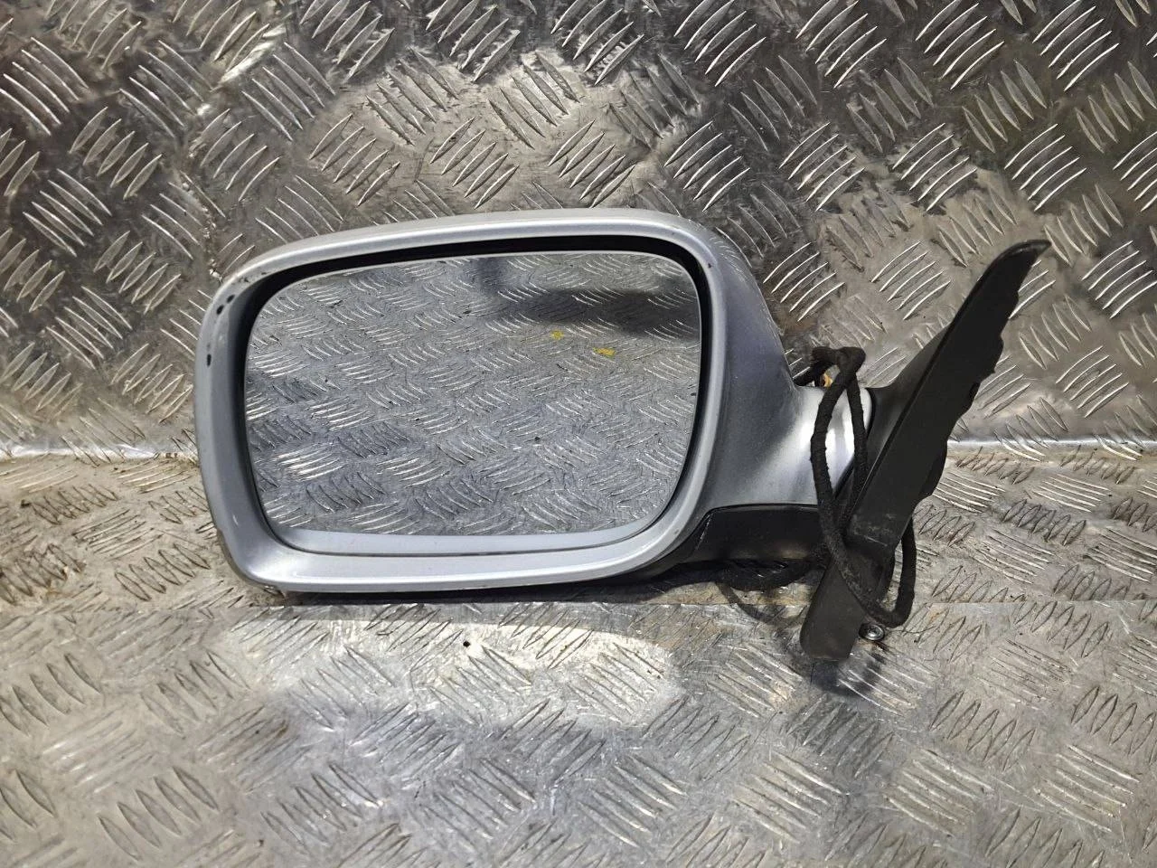 зеркало наружное левое Volkswagen Touareg   серебро