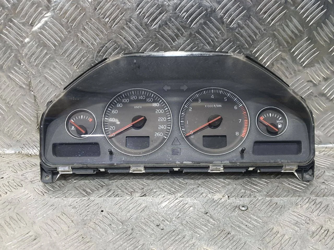 панель приборов (щиток) Volvo XC90