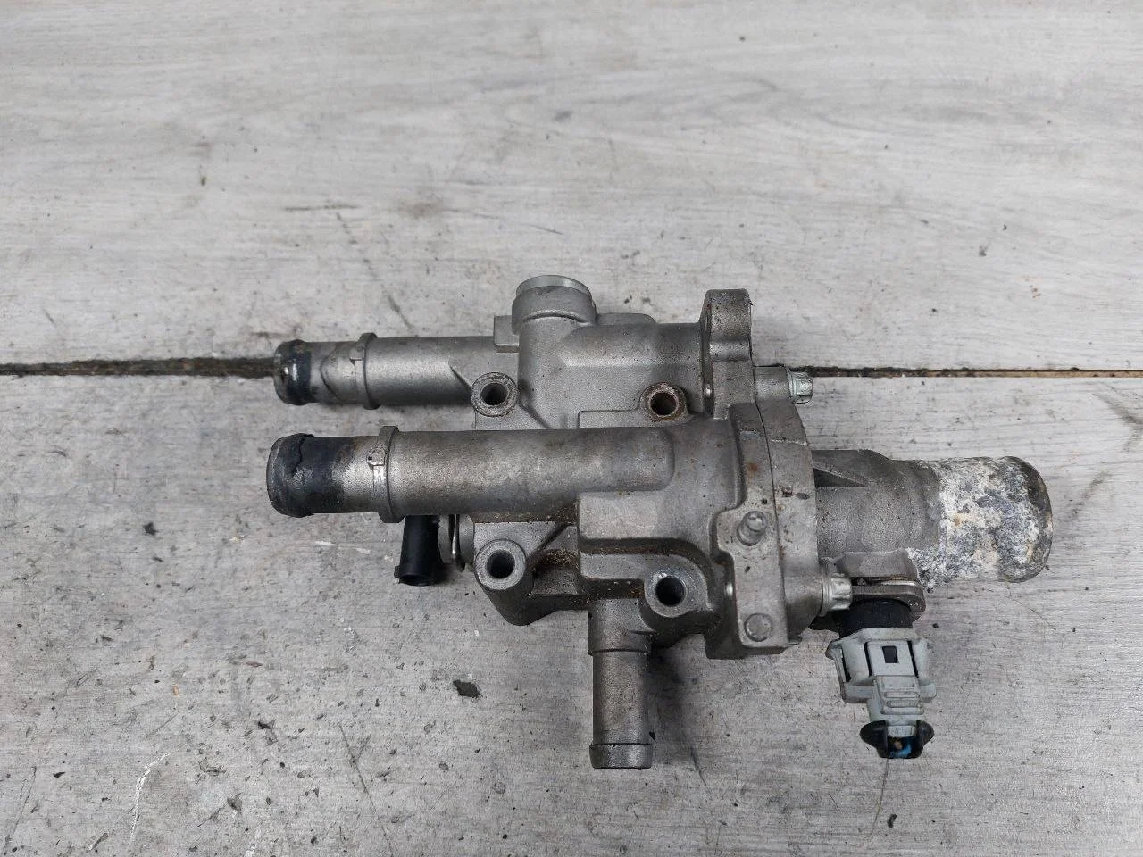 корпус термостата Opel Astra H рест.