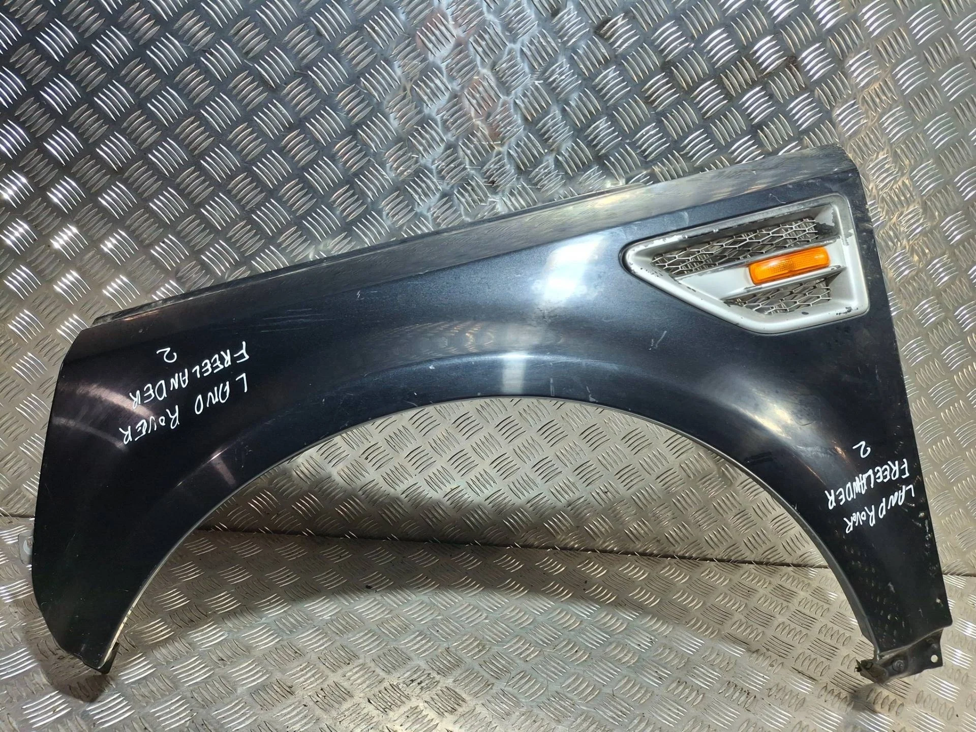 крыло левое Land Rover Freelander 2   черный
