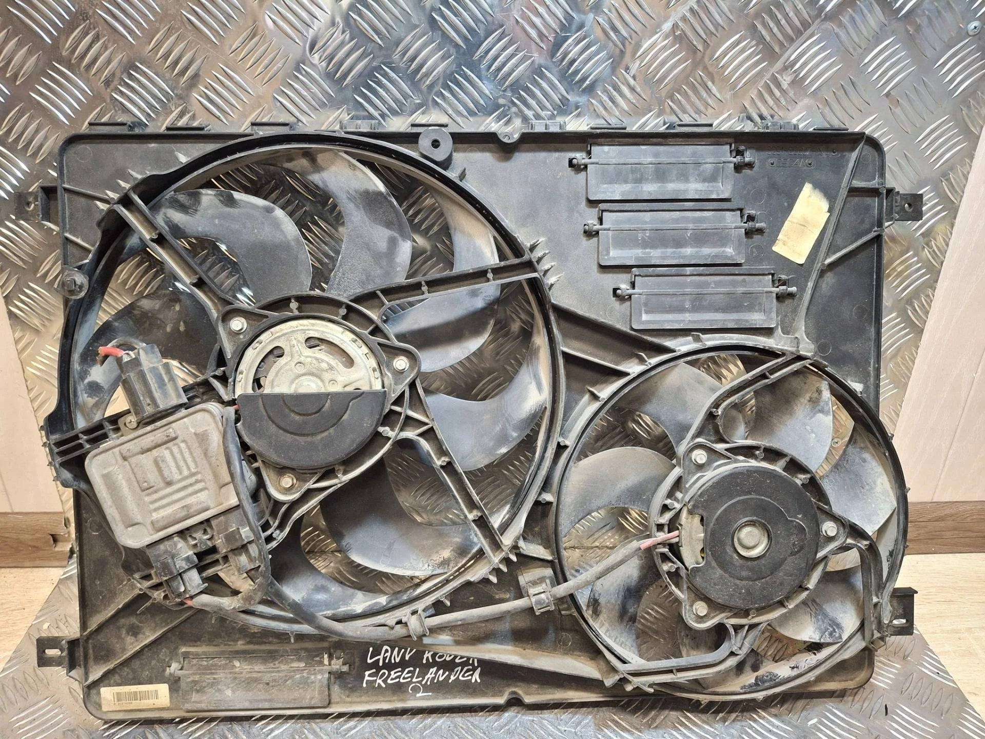 вентилятор охлаждения Land Rover Freelander 2 L359