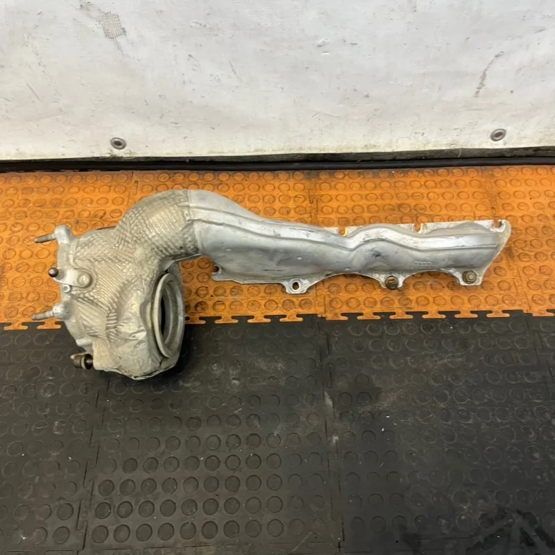 Коллектор выпускной Audi S6 2013 C7