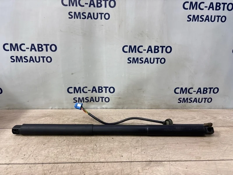 Амортизатор багажника Mercedes-Benz ML 2012 A1668900430 W166 642.826, правый