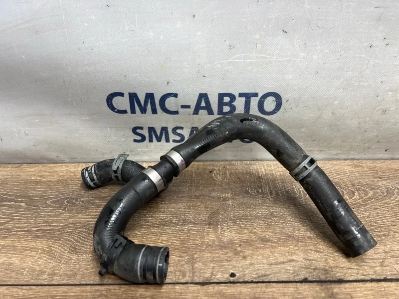 Патрубок охлаждения Audi A8 4E0121088L D3 4.2 BVJ
