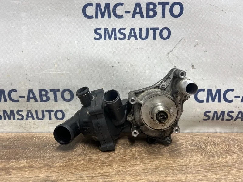 Помпа системы охлаждения Audi A8 079121013N D3 4.2 BVJ