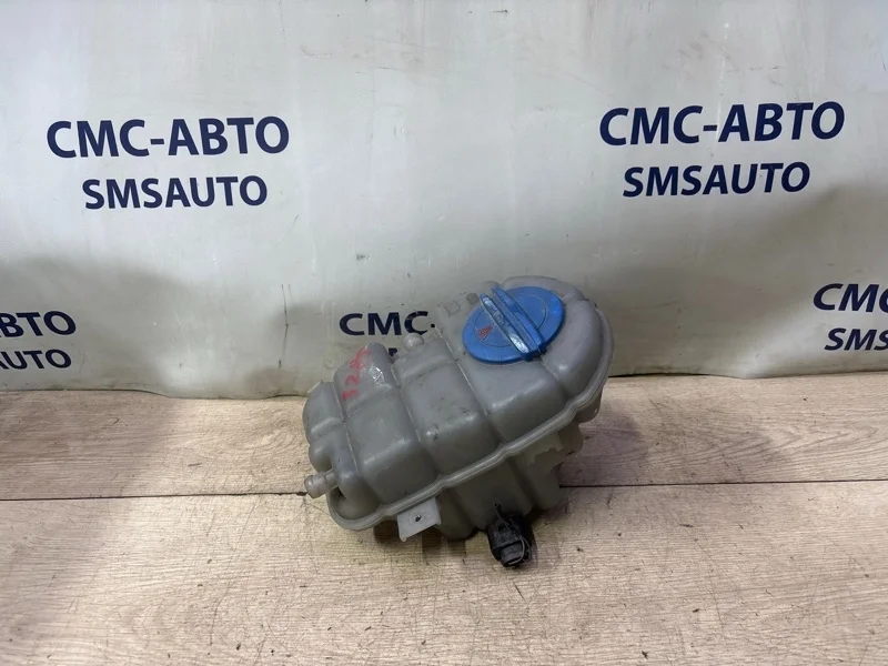 Бачок расширительный Audi A7 2011 4G0121403D 4G 3.0 CGW