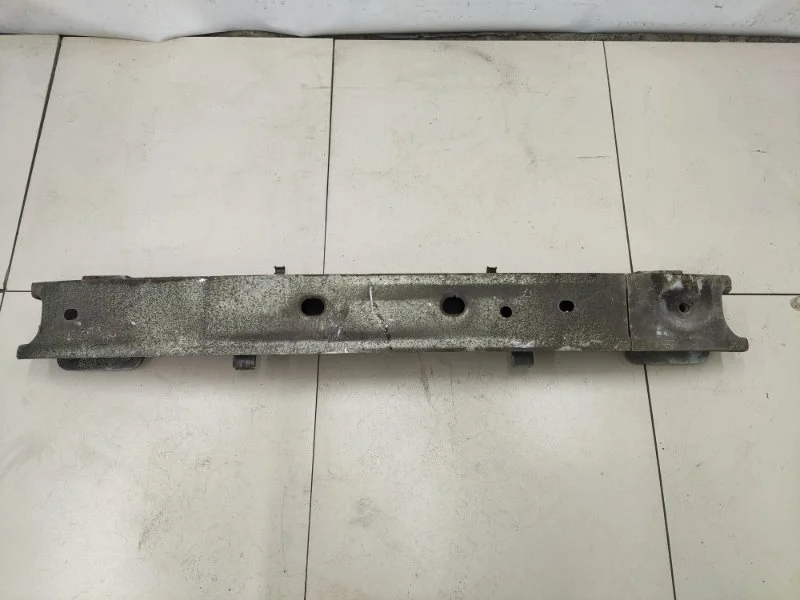 Усилитель бампера передний Ford Focus 1 ХЭТЧБЕК