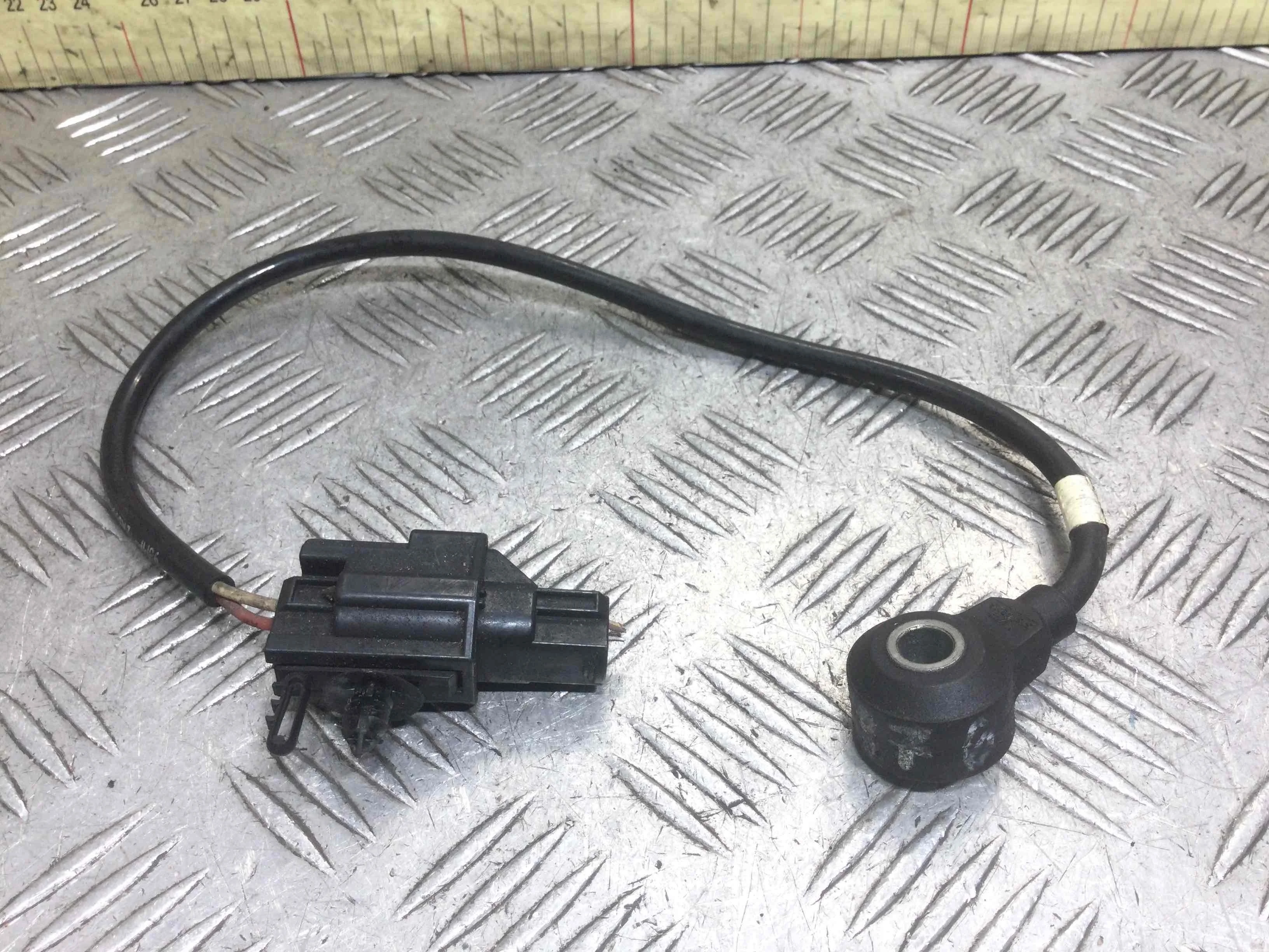 Датчик детонации Ford Focus 2 поколение (2005-2008) бензин 1.6 i Механика Седан