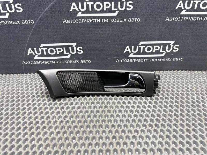 Внутренняя ручка двери Audi A6 4B0837020 СЕДАН C5 2.4 APS, передняя правая