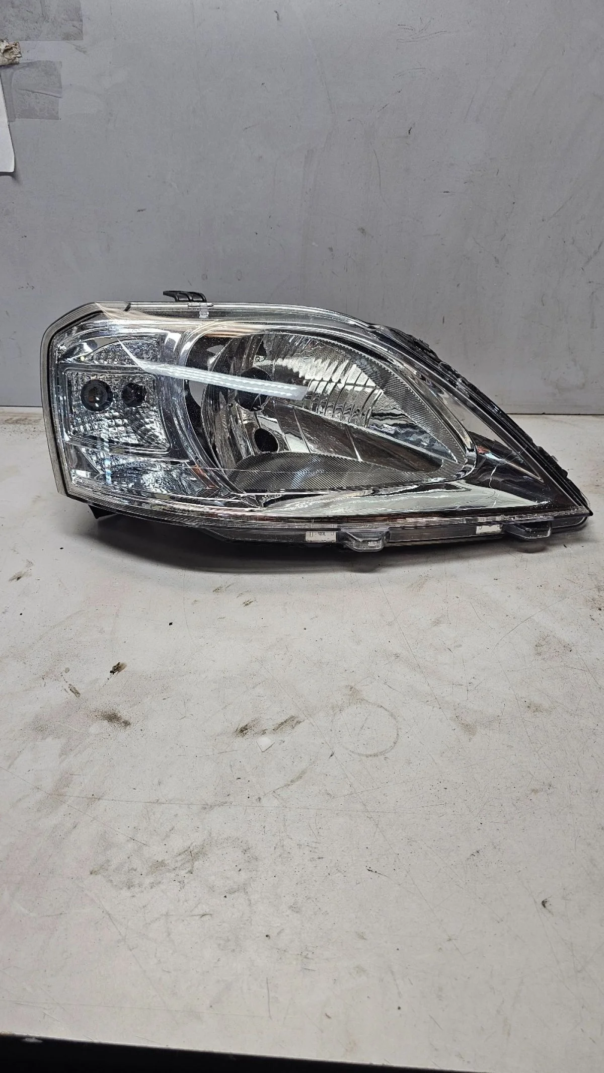 Фара правая ВАЗ (LADA) Largus I (2012—2021)