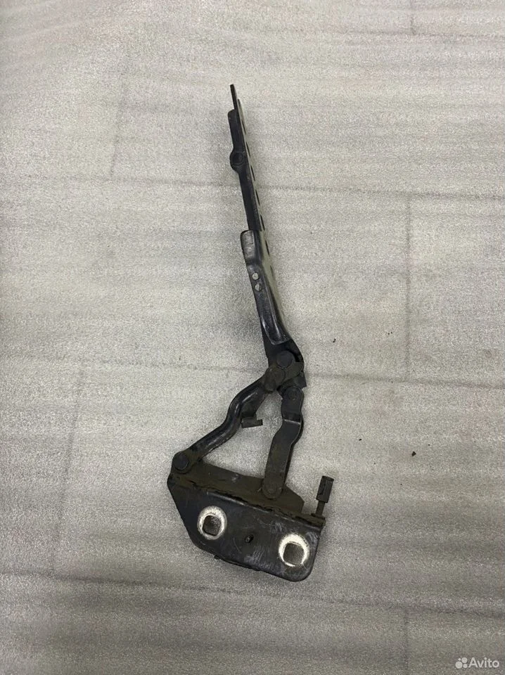 Петля капота левая audi a8 4e d3