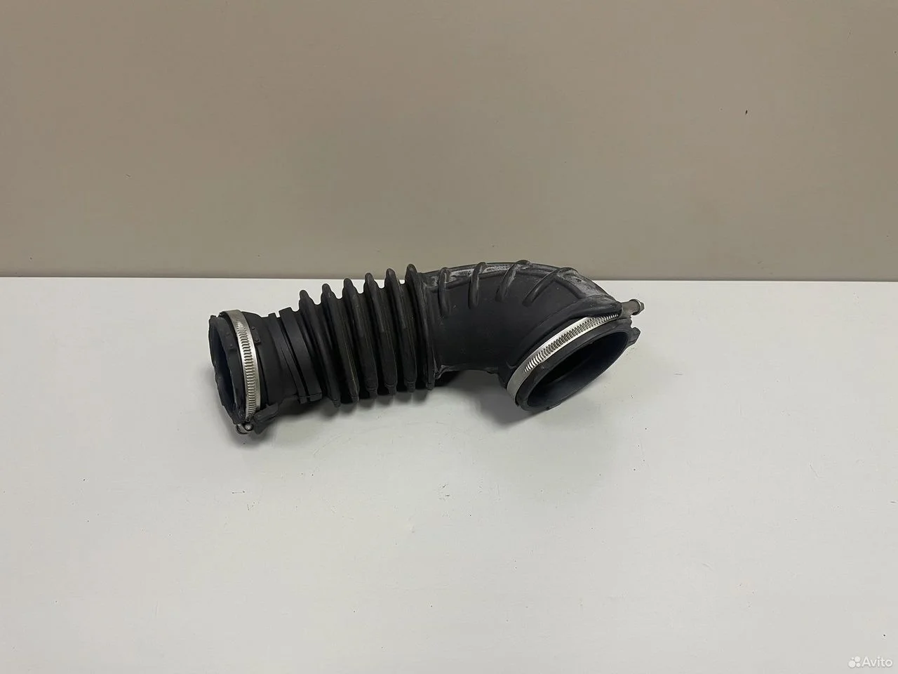 Патрубок воздушного фильтра audi q5 8r