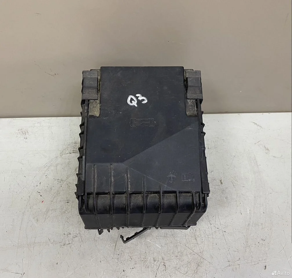 Блок предохранителей audi q3 8u