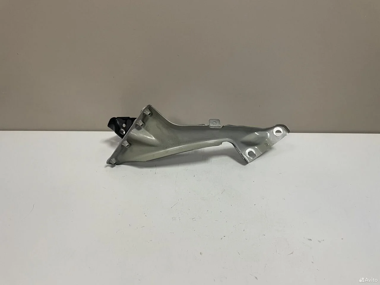 Кронштейн переднего крыла правый audi a6 c7 4g
