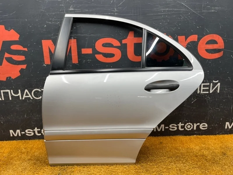 Дверь Mercedes-Benz C-Class 2003 A2037300705 W203 271.946, задняя левая