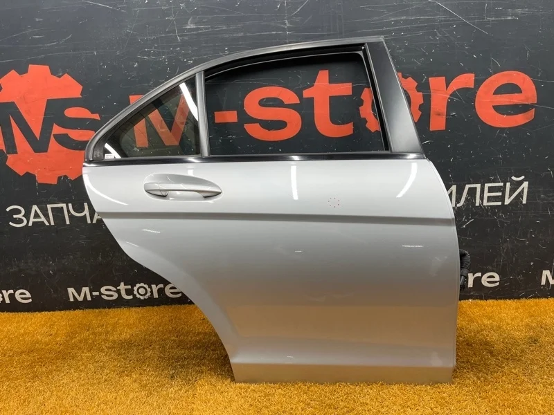 Дверь Mercedes-Benz C-Class 2010 A2047300205 W204 271.860, задняя правая