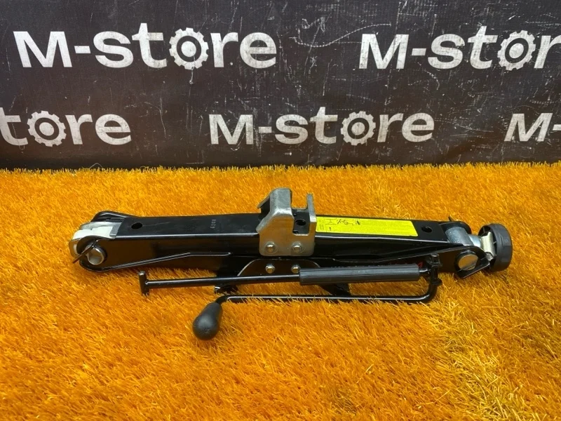 Домкрат Audi A4 2009 8K0011031C B8/8K CDHB