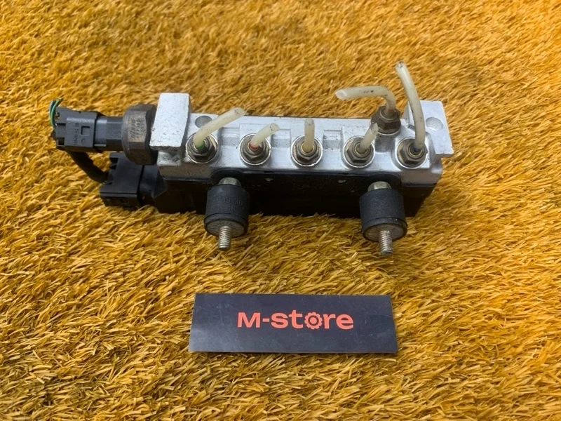 Блок клапанов пневмоподвески Mercedes-Benz S-Class 2001 A2203200258 W220 113.941