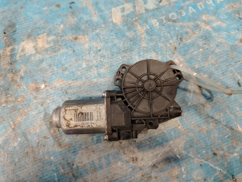 Моторчик стеклоподъемника передний правый Hyundai