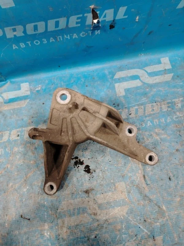 Кронштейн двигателя задний Chevrolet Cruze J300